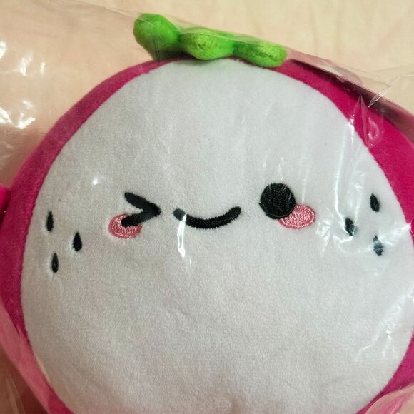 Smoko Aia Dragon Fruit Mini Mochi Plush - Picture 3 of 5